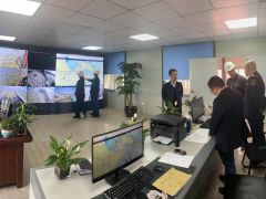 宁波三江海事处市海事指挥中心领导来码头参观指导调度中心工作