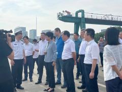 余红艺赴江北豪城码头督导全国文明典范城市创建工作