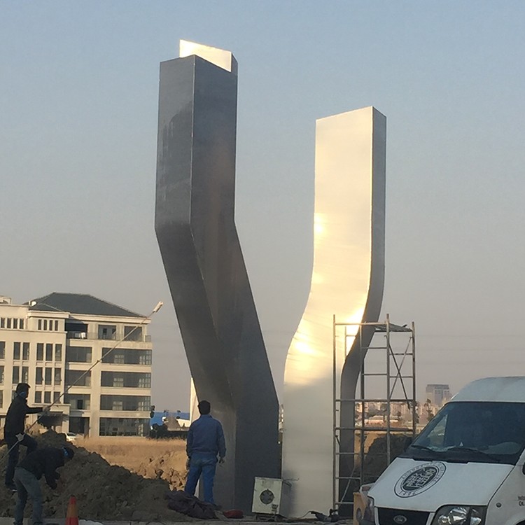 怎么有效防止玻璃鋼雕塑老化褪色？